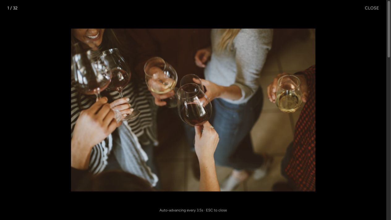 Live event photo wall showing a guest photo on a fullscreen screen