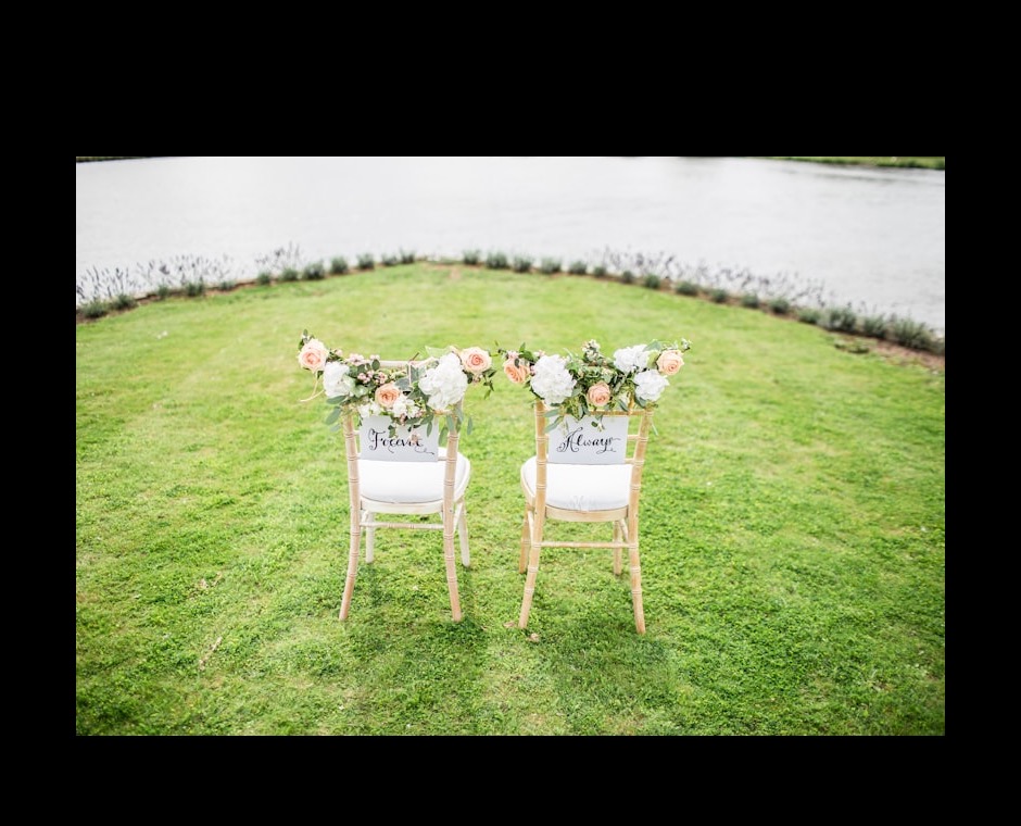Live wedding slideshow showing guest photo uploads